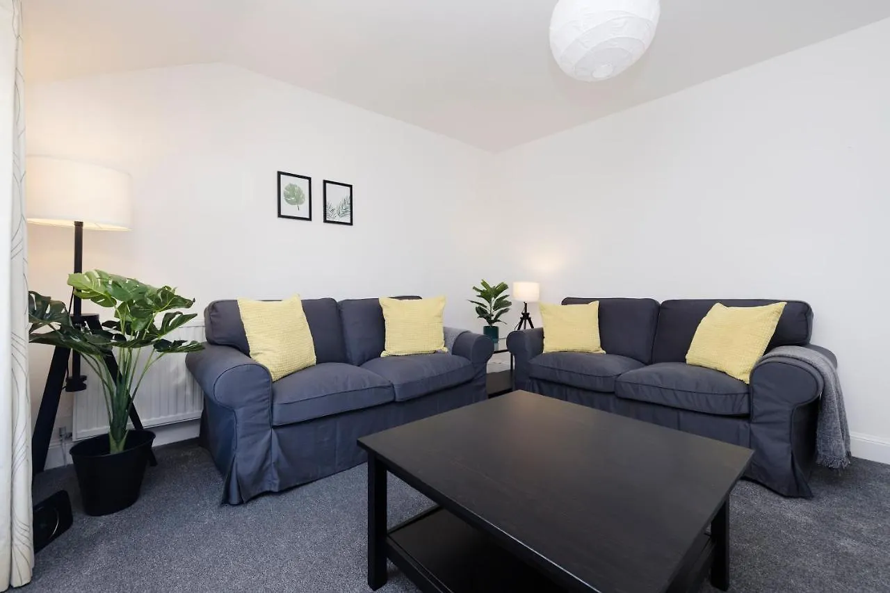 Joivy Beautiful Mews Home Near Princes Street location