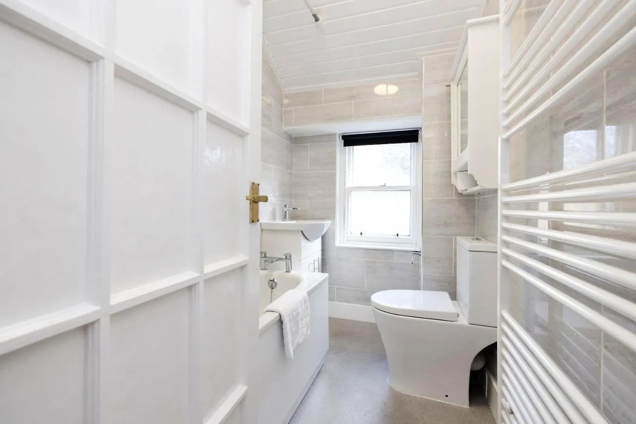 Joivy Beautiful Mews Home Near Princes Street Edinburgh 0*,